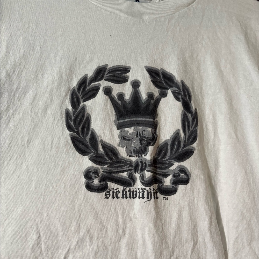 White vintage Graphic Tee with Skull Design